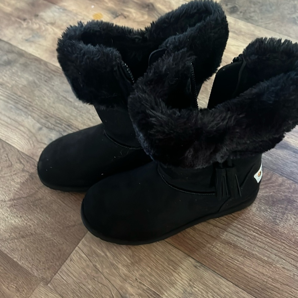 Snow boots